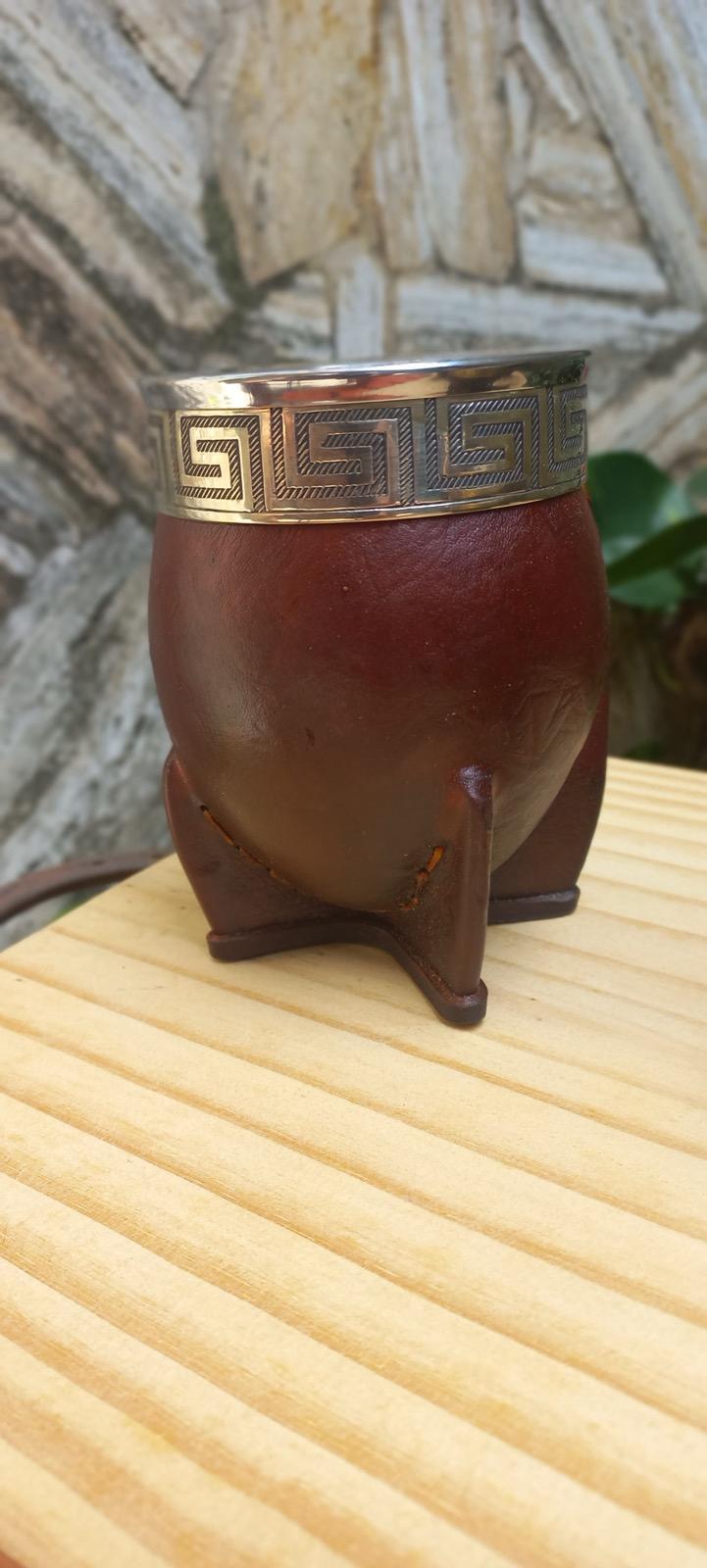 Mate Imperial Bordó Acero Diseño Laberinto