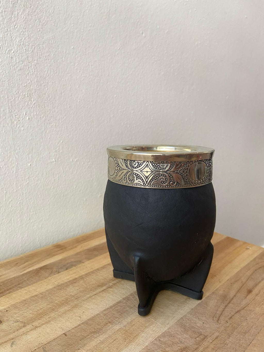 Mate Imperial Color Negro Acero Diseño Abstracto