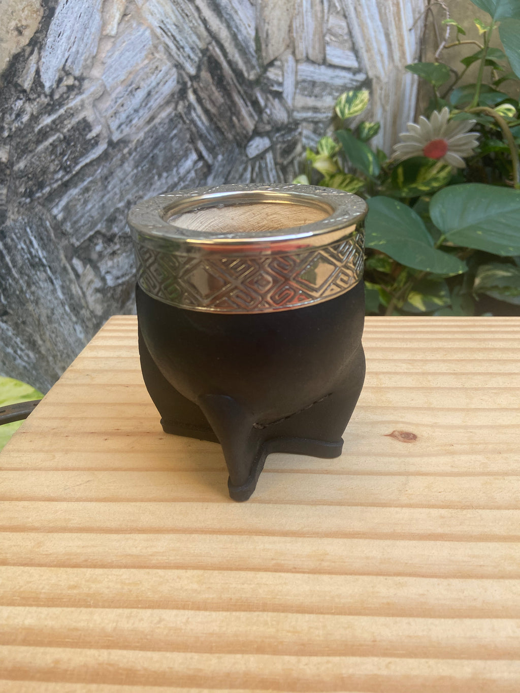 Mate Imperial Alpaca Cincelada Color Negro Diseño Rombo